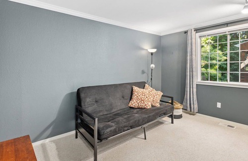 Woodinville Casa | 4BR at 171st Place Northeast