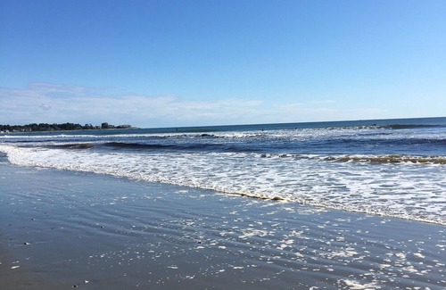 Rye Casa | 4BR Beach House - Perfect for Families! 5 minutes walk to two beaches.