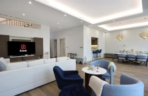 Palm Jumeirah Villa | 4BR Beachfront Palma Villa, Steps to the Beach