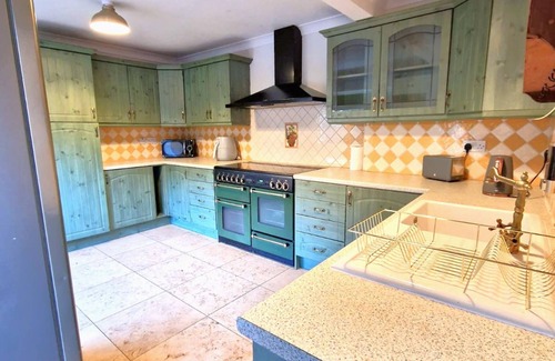 Bedford Apartamento | 4BR Bedford-House FREE Parking