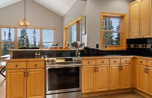 Quandary Village Casa | 4BR Blue River Retreat w/Hot Tub!