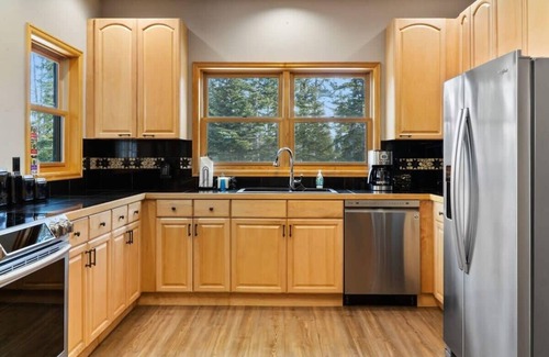 Quandary Village Casa | 4BR Blue River Retreat w/Hot Tub!