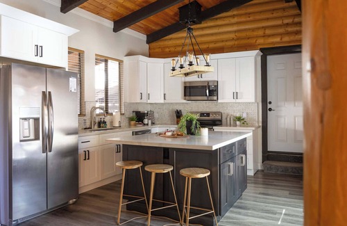 Sedona Casa | Rustic Log Cabin in Munds Park
