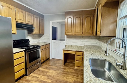Clemson Casa | 4BR Clemson Retreat:Safe, Quiet Street Near Campus & Parks