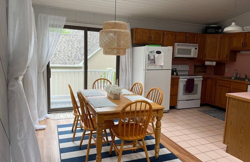 Charlestown Casa | 4BR Coastal Cottage con playa privada