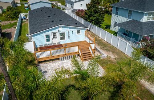 Palm Coast Casa | 4br Coastal Cottage W Golf Cart, Kayaks, Pool