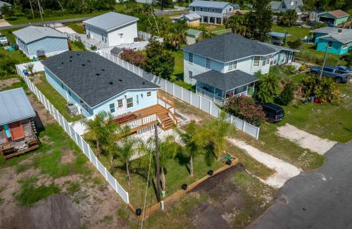 Palm Coast Casa | 4br Coastal Cottage W Golf Cart, Kayaks, Pool