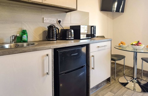 Newborough Casa | 4BR Contractor Accommodation w/ 4 Bathroom