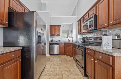 Covington Casa | 4BR Covington Haven with Private Yard & Porch