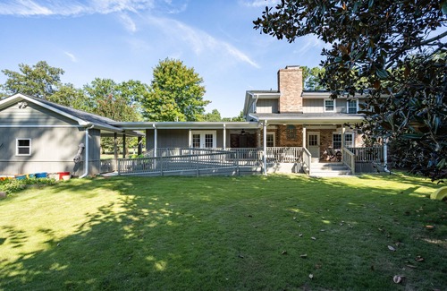 Athens Casa | 4BR Cozy Home, Close to UGA & Downtown Athens