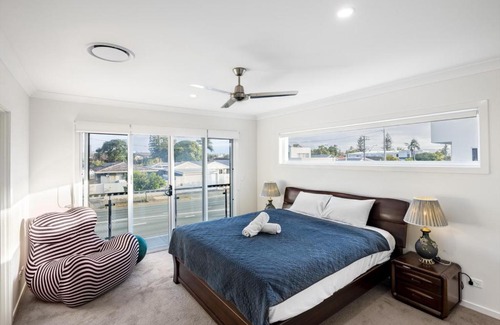 Surfers Paradise Casa | 4BR Cozy house 5mins to beach