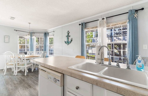 Briarcliffe Acres Casa | 4BR + Deck | Ramp Access + Soaking Tub, Golf Cart