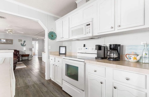 Briarcliffe Acres Casa | 4BR + Deck | Ramp Access + Soaking Tub, Golf Cart