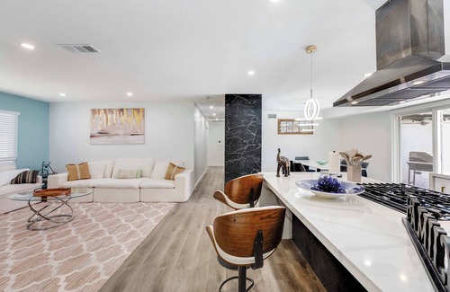 Thousand Oaks Casa | 4BR Escape - Mtn Views, Private BBQ