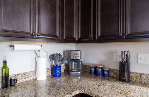 The Gate Casa | 4BR Family Craftsman|Private Garage / ABODEbucks