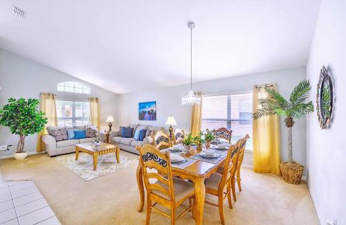Solana Casa | 4BR Family Resort Home - Private pool & Games Room