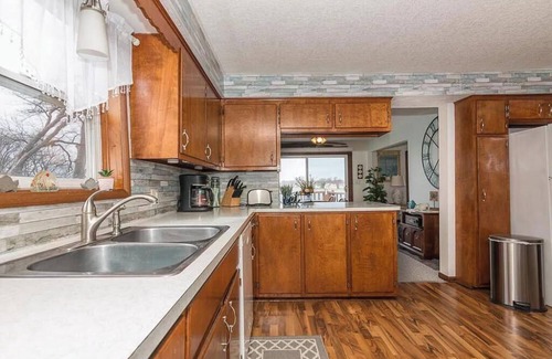 Plainwell Casa | 4BR Furnished Rental on Pine Lake Sept–May Rental 2900/month-includes utilities