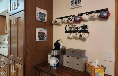 Mayfield Casa | 4BR Home, King Bed, Arcade, By Lake, 7mi to Airport