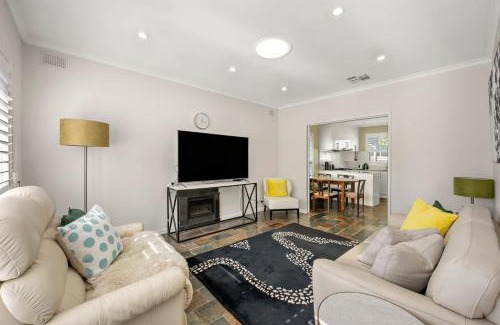 Fullarton Casa | 4BR Home in Fullarton