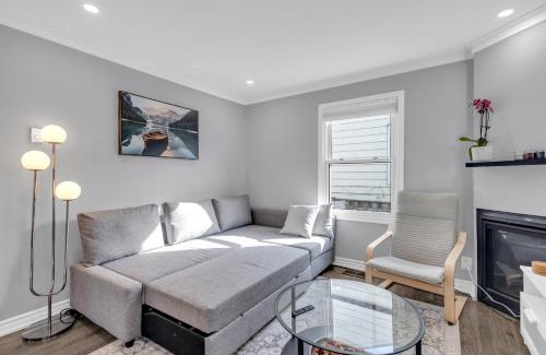 Northeast Mississauga Casa | 4BR Home with 2 bath Near YYZ Airport 7 minutes
