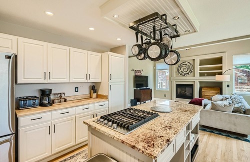 Scenic Heights Casa | 4br home with Mountain Views - Central to Arvada, Golden, Boulder & Denver