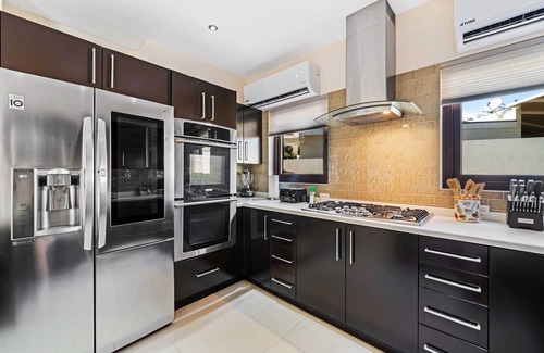 Santa Cruz Casa | 4BR HOME WITH PRIVATE POOL AND BBQ!