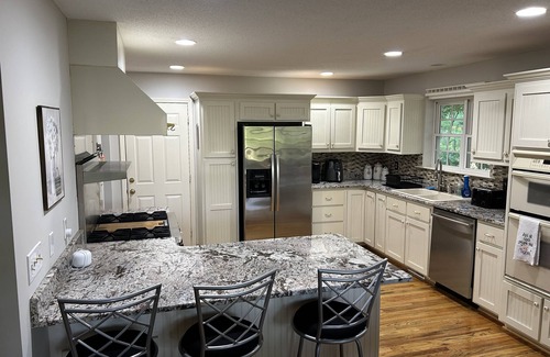 Westminster Casa | 4BR house located on beautiful Lake Hartwell, 30 min. from Clemson University.