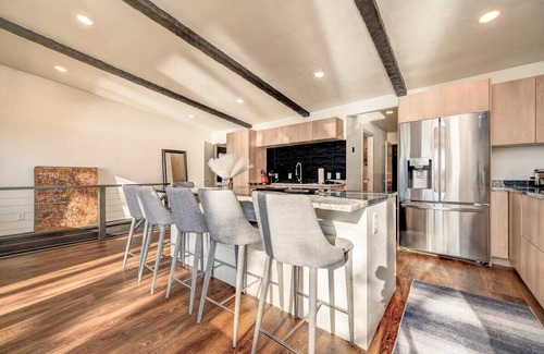 Jackson Casa | 4BR Lakeside Luxury | Hot Tub | Gameroom | Firepit