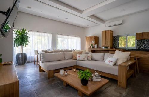 Área de Playacar Fase I Casa | 4BR Luxury Beach Villa w/Premium Amenities
