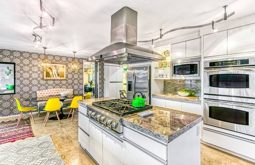 Deepwell Estates Casa | 4BR Luxury MidCentury | Sauna | Pool & Spa| Firepit