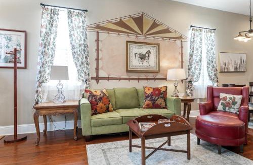 Uptown Historic District Casa | 4BR Luxury Uptown Retreat w Private Heated Pool