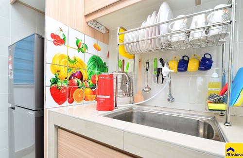 Bandar Saujana Putra Condominio | 4BR Minions Homestay-Free WiFi & Parking Near KLIA & MAHSA