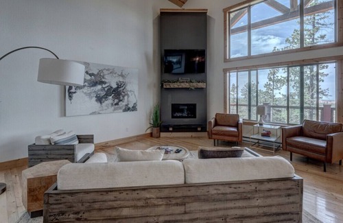 Lead Chalet De Esquí | 4BR Missing Link Chalet at Terry Peak w/ Hot Tub!