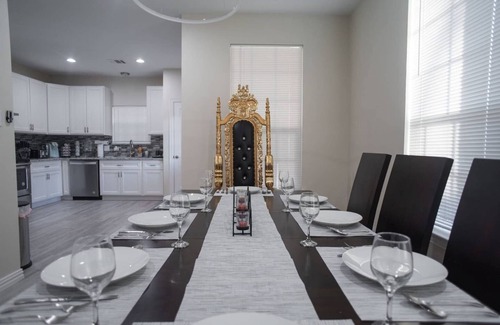 West Dallas Casa | 4BR ModernHome w/ Pool & Jacuzzi