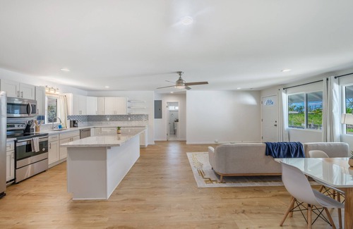 Wahiawa Casa | 4BR Oahu - Upto 8, WiFi, AC + Pet-friendly, Garage