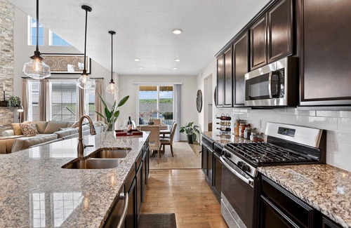 Arvada Casa | 4BR+ Office+Trails+Parks+Pool+ Tesla charger