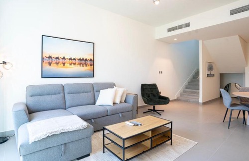 Abu Dhabi Casa | 4br Prestigious Villa Discounted Parks Tickets