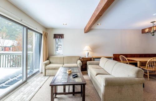 Jeffersonville Apartamento | 4BR Private Townhouse at Smugglers' Notch Resort condo
