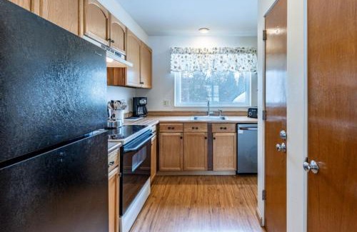 Jeffersonville Apartamento | 4BR Private Townhouse at Smugglers' Notch Resort condo