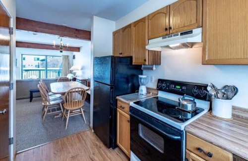 Jeffersonville Apartamento | 4BR Private Townhouse at Smugglers' Notch Resort condo