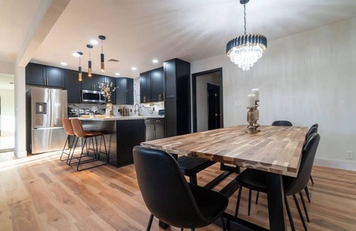 Rancho Oakey Casa | 4BR Retreat w/ Jacuzzi, BBQ & Near Vegas Strip