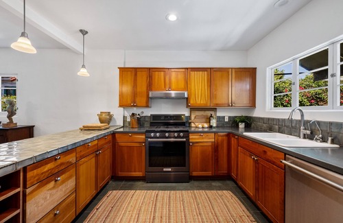 Mid-Wilshire Casa | 4BR Secluded Spanish Oasis in the Heart of Los Angeles