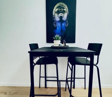 Schottenfeld Apartamento | 4BR Shared Apt with City View Only 7- Min to Westbahnhof