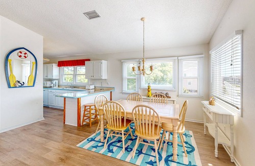Duck Casa | 4BR Soundview | Deck | Washer/Dryer