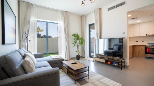 Abu Dhabi Casa | 4br Spacious Villa Backyard