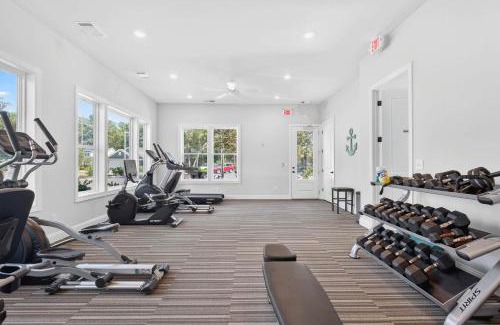 Ocean Isle Beach Casa | 4BR Townhouse with Golf View in Ocean Isle Beach