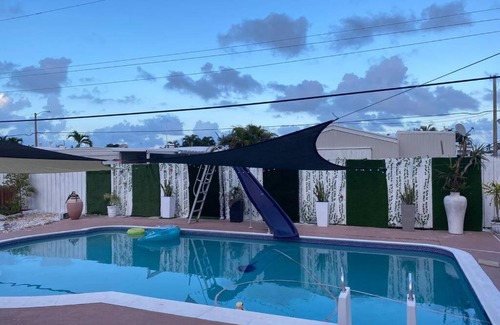 West Park Casa | 4BR Tropical Paradise Pool Golf Resort