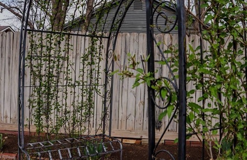 Amarillo Casa | 4BR w/Man Cave & She Cave Fun!