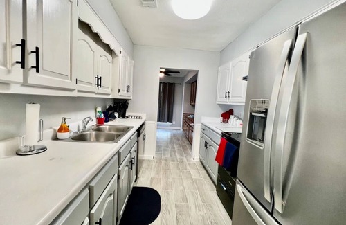 Universal City Casa | 4BR w/Pool Furnished Extended Stay near Randolph AFB Wi-Fi W/D