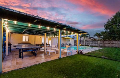 Palm Aire Village West Casa | 4BR with Private Pool and Game Room - Prime Location